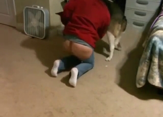 Sexy wife with a firm ass gets to screw a dog